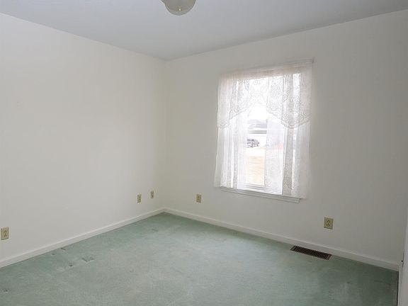 5th image of 112 W Hamtramck St