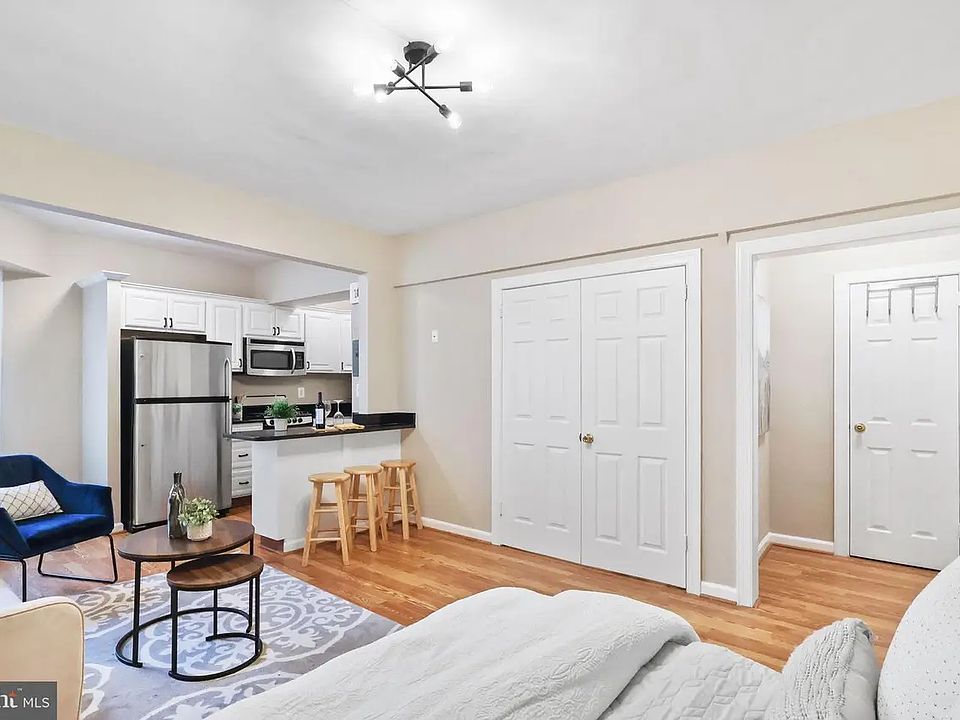 1st image of 201-1727 Massachusetts Ave NW #201