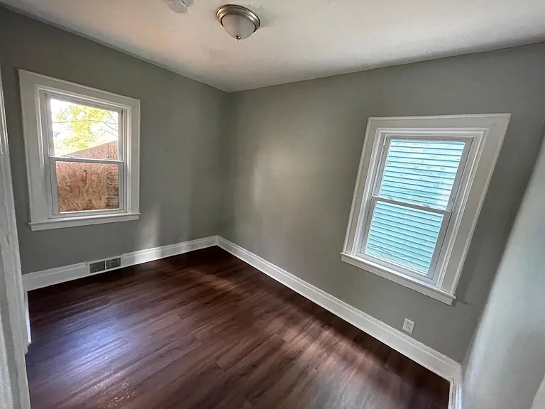 524 Woodlawn Ave #1 — Photo 8