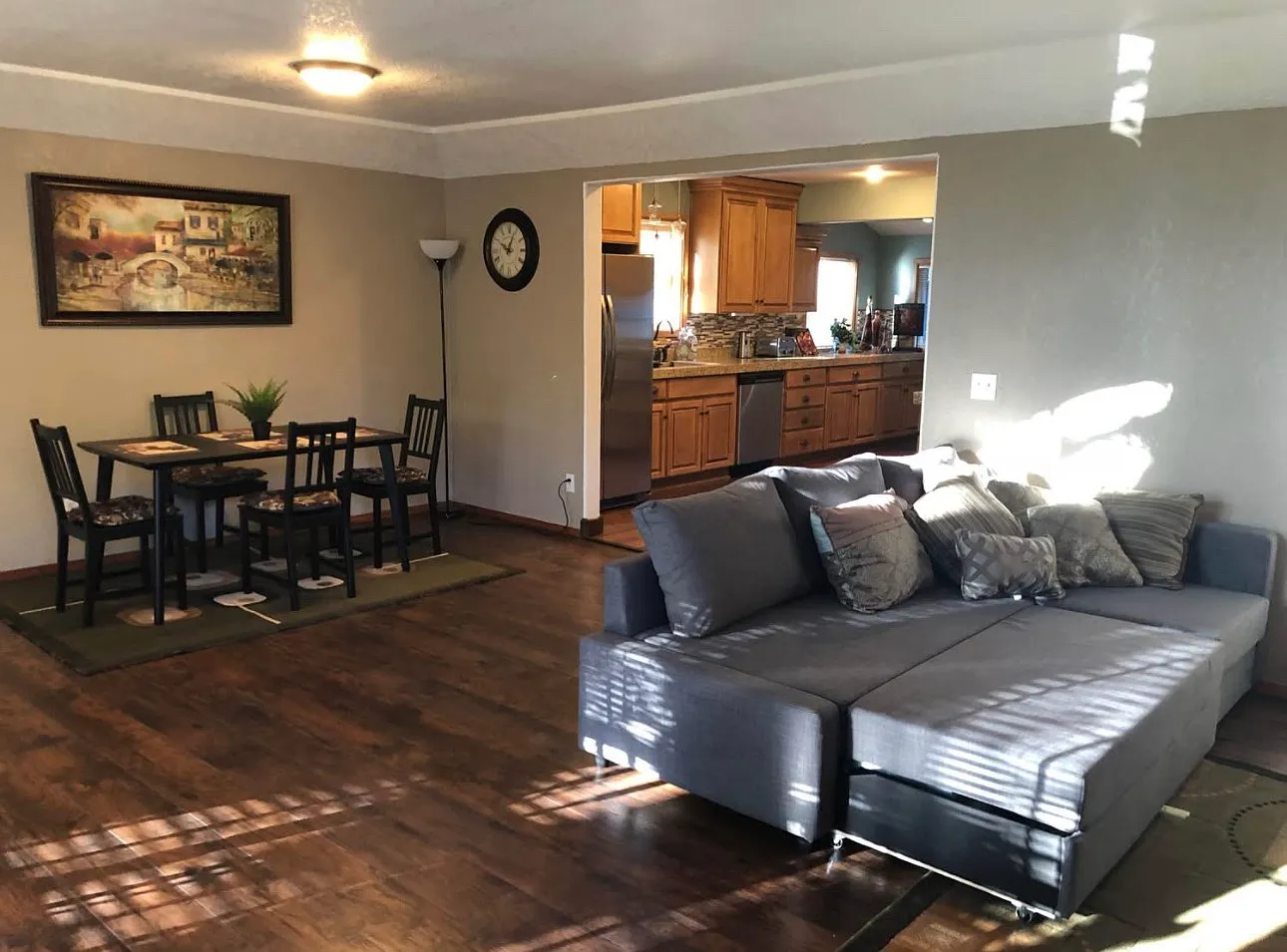 3 bed, 2800 sqft, $2,600 — Photo 2