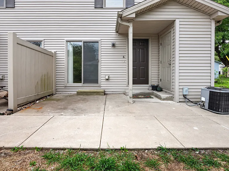 3 Ross Dr #6 — Photo 16
