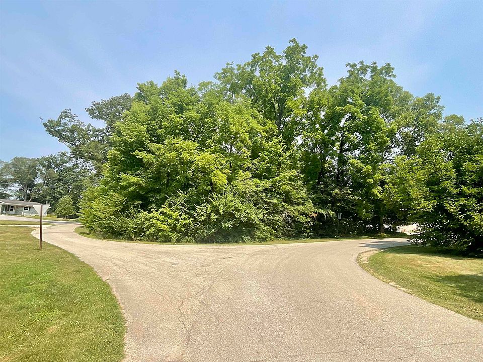 1st image of Esterbrock Dr