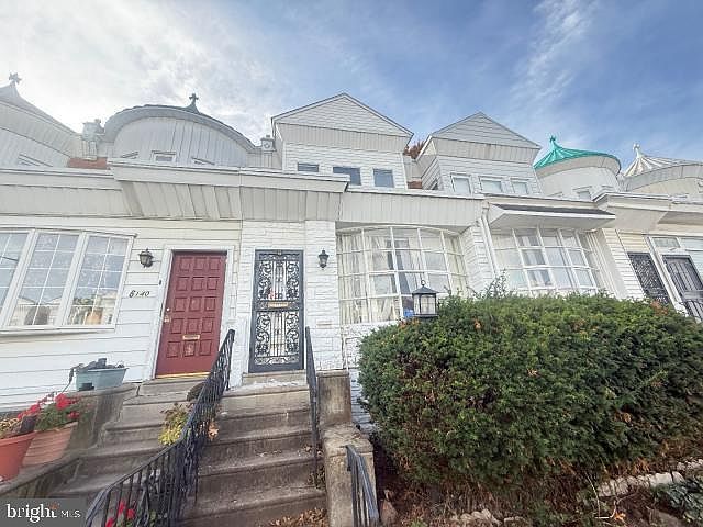 2nd image of 6142 Catharine St