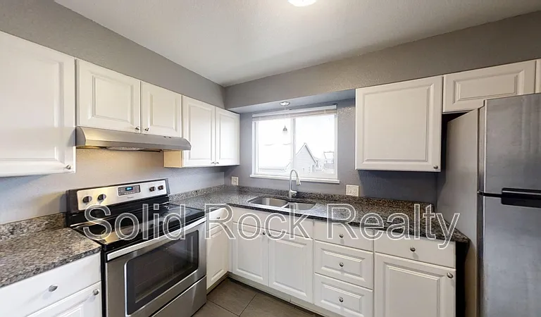 333 Bonnie Ct #4 — Photo 1