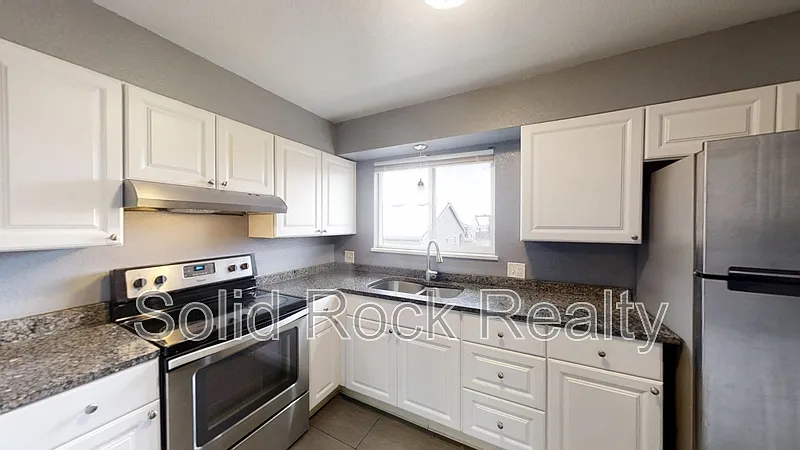 333 Bonnie Ct #4