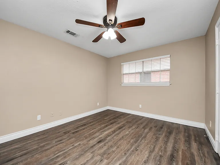 1163 Lovett St — Photo 35