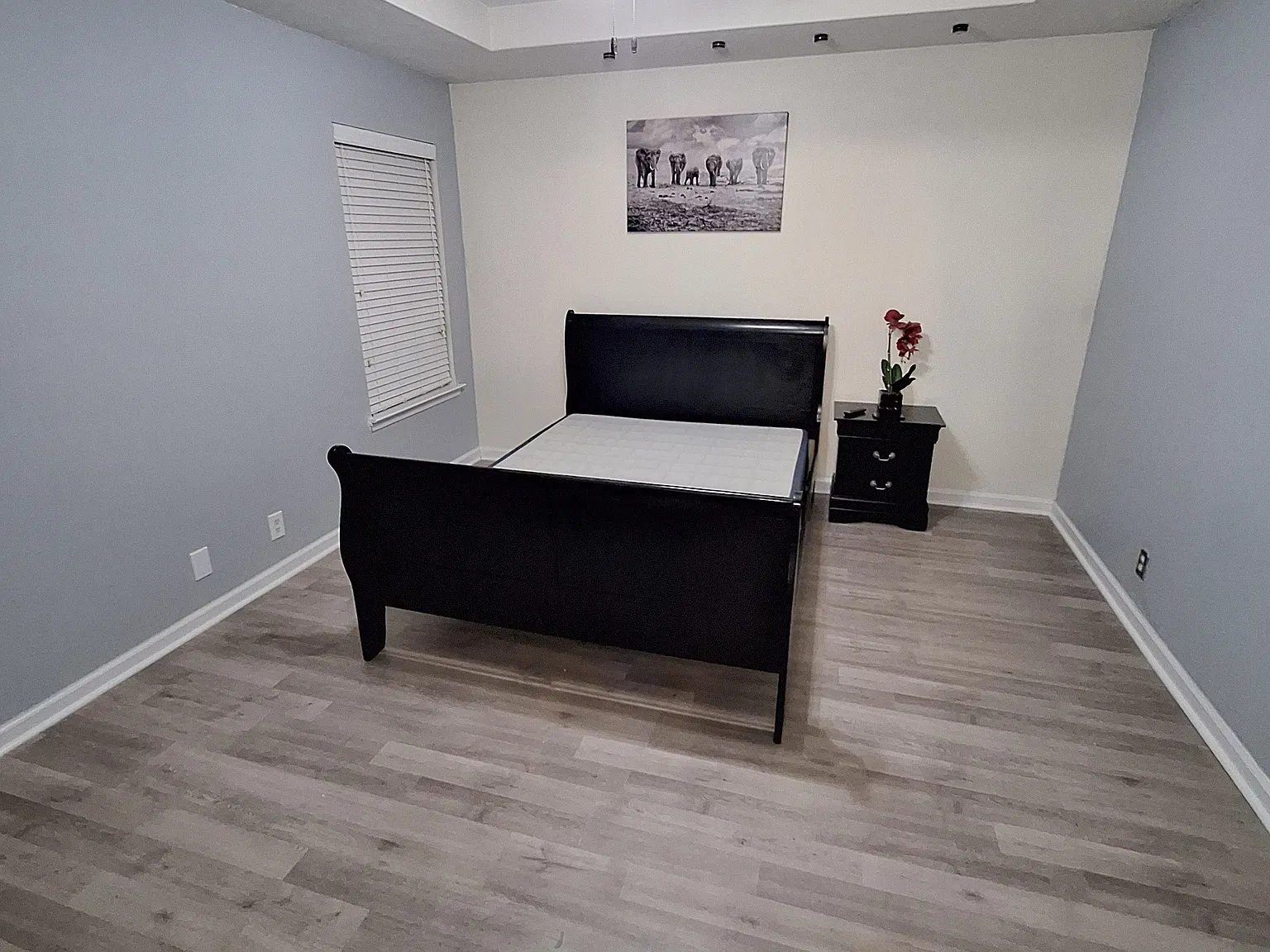 3 bed, 1800 sqft, $3,000 — Photo 2