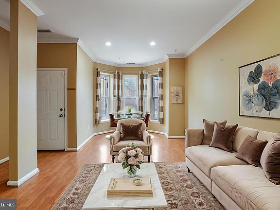 2nd image of 1117 O St NW APT 2