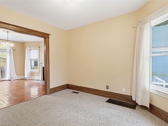 5th image of 153 Griffith St