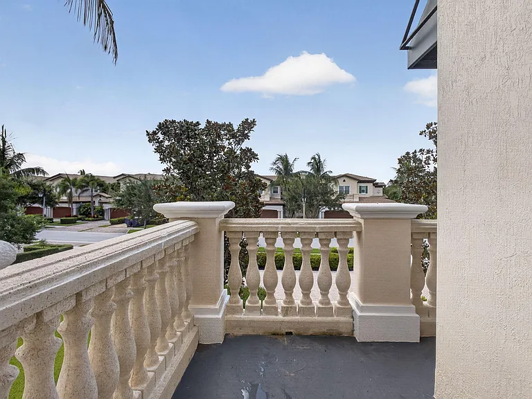 222 Tresana Blvd #44 — Photo 38