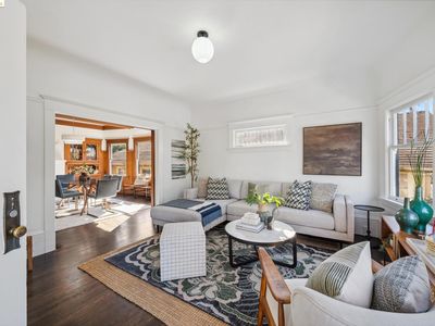 677 Poirier St, Oakland, CA, 94609