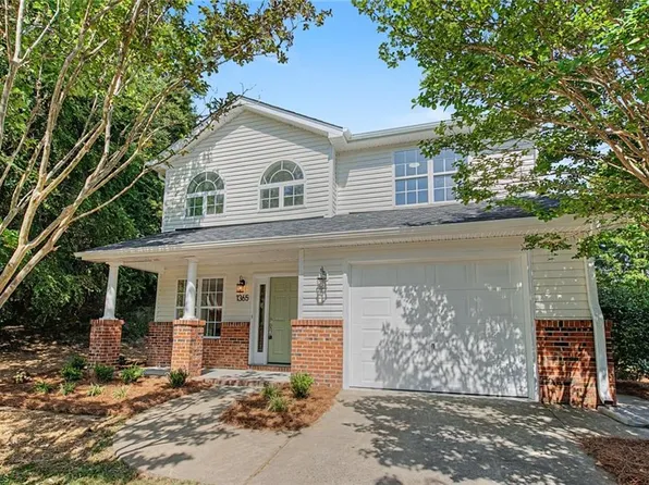 1365 Still Point Ct, Winston Salem, NC 27103