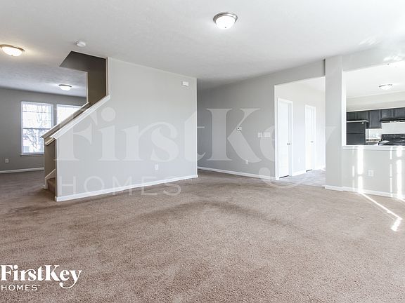4th image of 527 Hollow Pear Dr