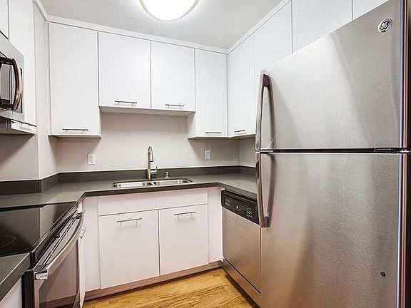 3rd image of 301 E Bellevue Dr #301