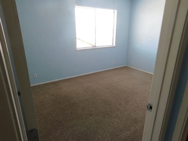 1008 W Atkins Ave — Photo 6