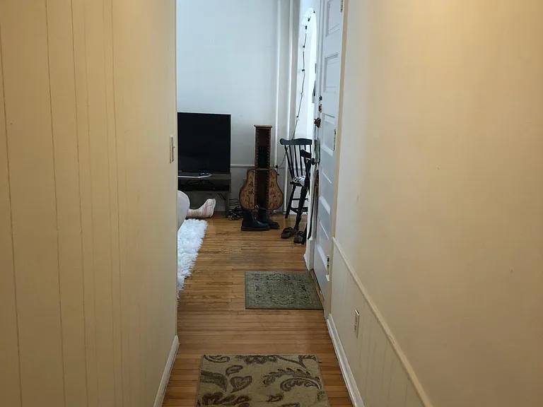 2437 Dupont Ave S #4 — Photo 5