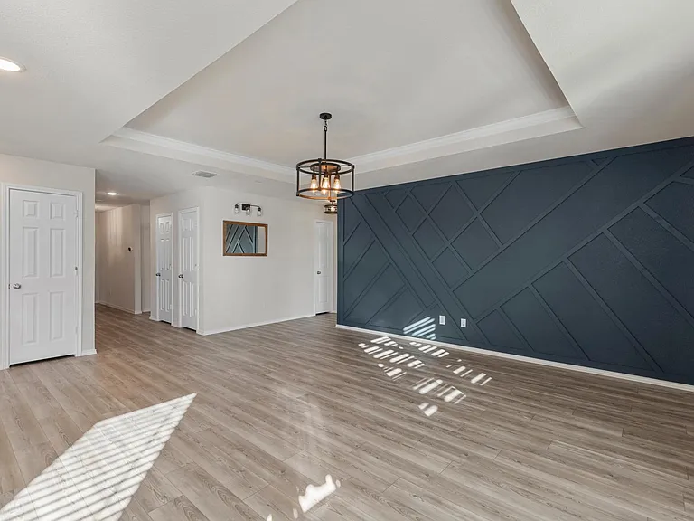10121 Wyseby Rd — Photo 7