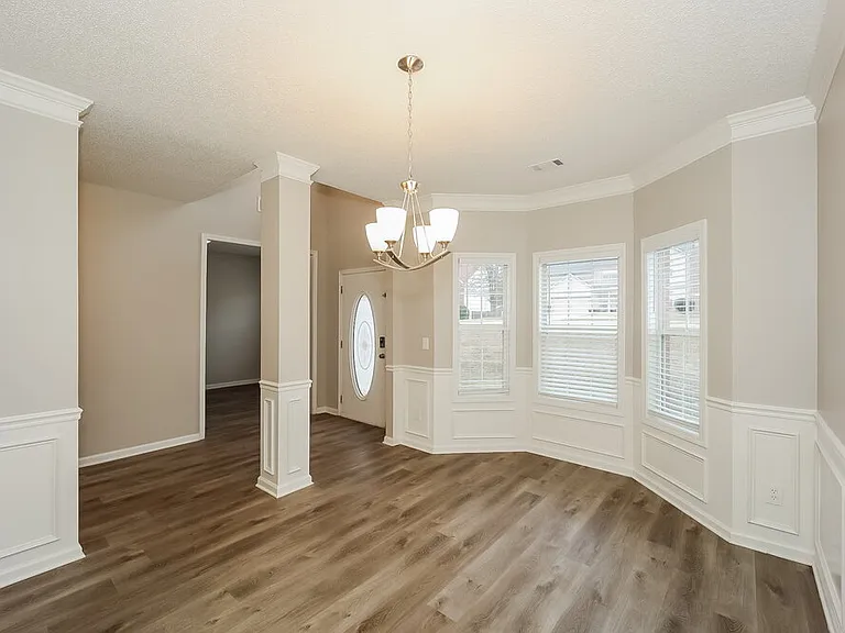 303 Tara Beach Ln — Photo 8