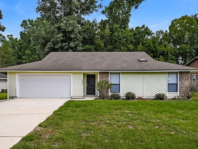 6267 Island Forest Dr — Photo 1