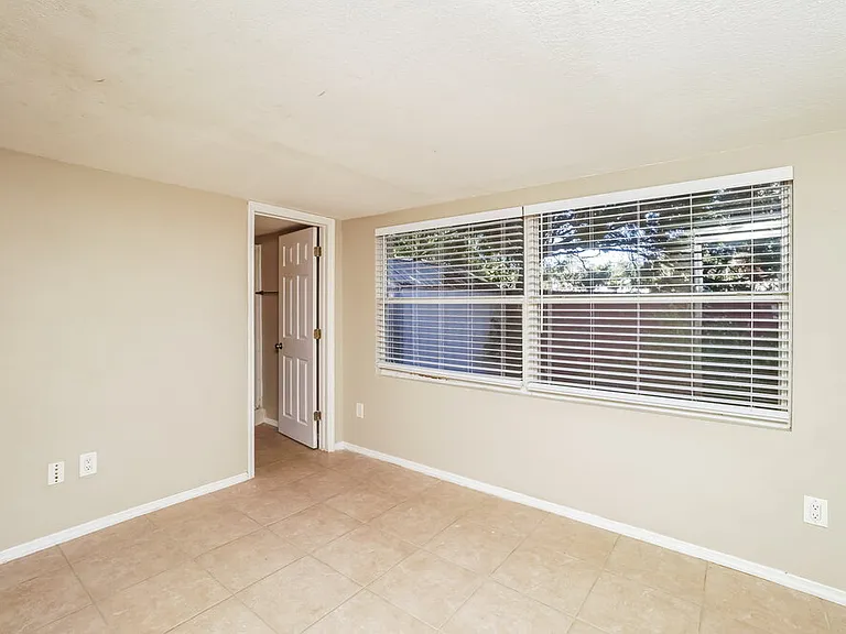 5917 Missouri Ave — Photo 8