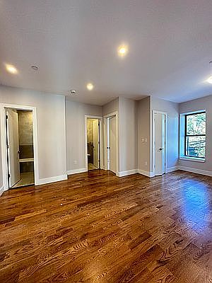 5th image of 418 Suydam St #2H