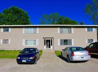 717 2nd St NW APT 3, Dodge Center, MN 55927