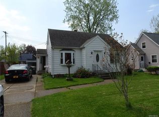 135 Arlington Pl, Depew, NY 14043
