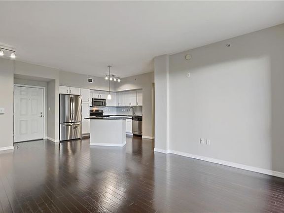 3rd image of 450 NE 5th St Unit 538