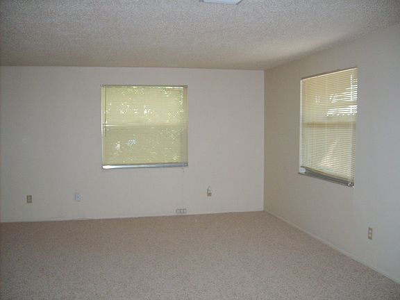 dinind room area