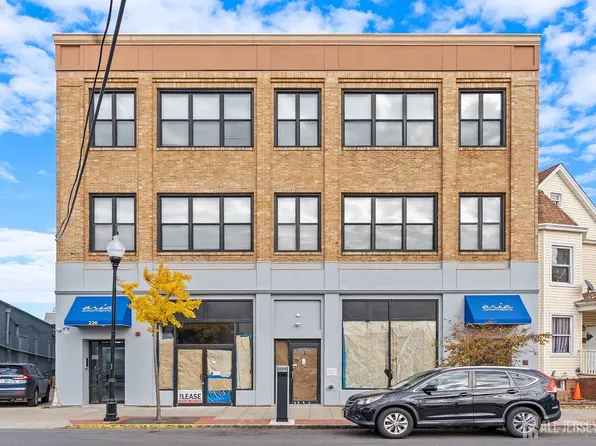 226 New Brunswick Ave, Perth Amboy, NJ 08861