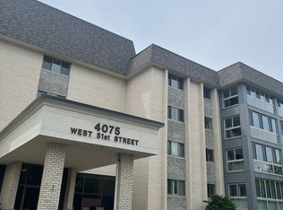 4075 51st St W #408, Edina, MN 55424