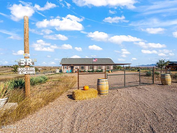 3rd image of 105 Los Encinos Rd