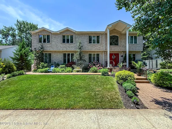 88 Stecher St, Staten Island, NY 10312