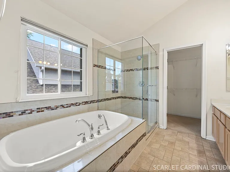 1602 Astor Ave — Photo 11