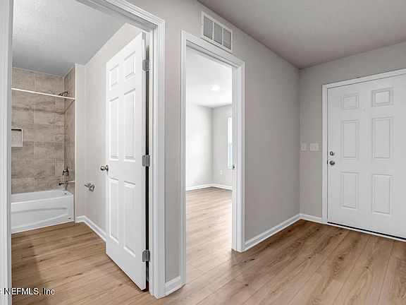 4th image of 5407 POTOMAC Avenue