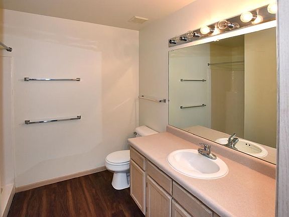 5th image of 1452 Buckingham Gate Blvd Unit F