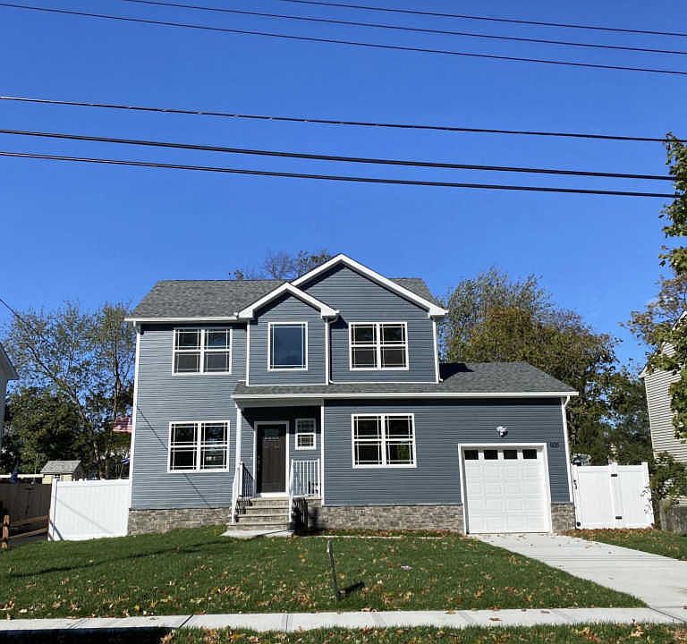 2nd image of 605 Poplar Street