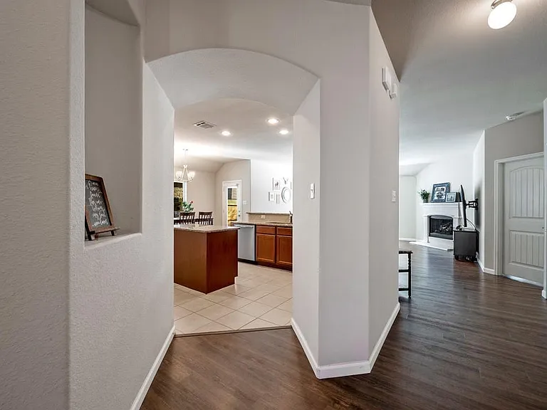 2413 Michelle Creek Dr — Photo 15