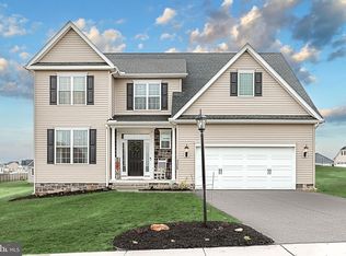 1320 Maple Ln, Hanover, PA 17331