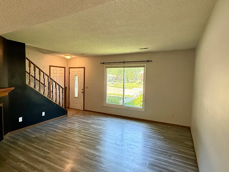 47 Shelly Dr — Photo 5