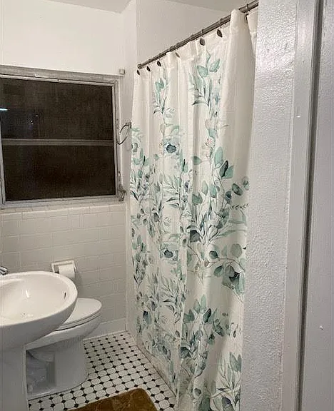 2405 Buckingham Ave — Photo 11