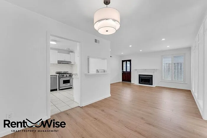 110 Cuesta Dr — Photo 17
