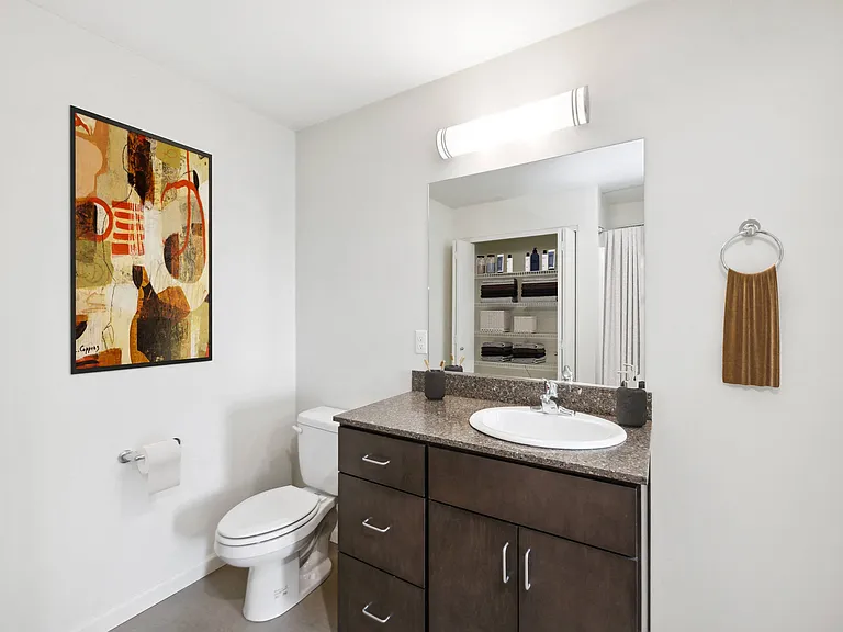 Maddox Apartments — Photo 7