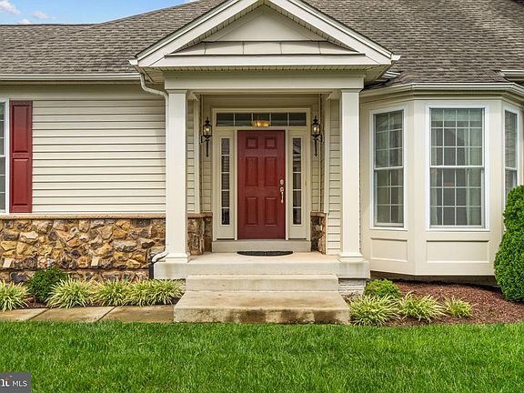 2nd image of 20918 Rocky Knoll Sq