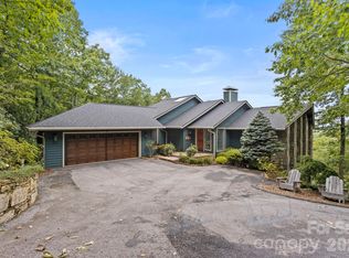 257 Dalhousie Ct, Flat Rock, NC 28731