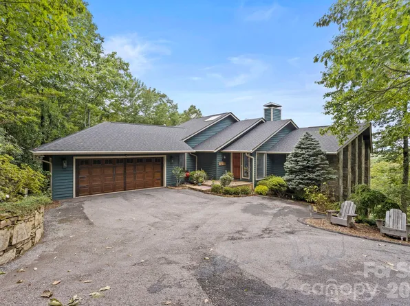 257 Dalhousie Ct, Flat Rock, NC 28731