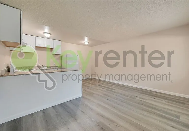 1071 Santiago Ave #6 — Photo 49