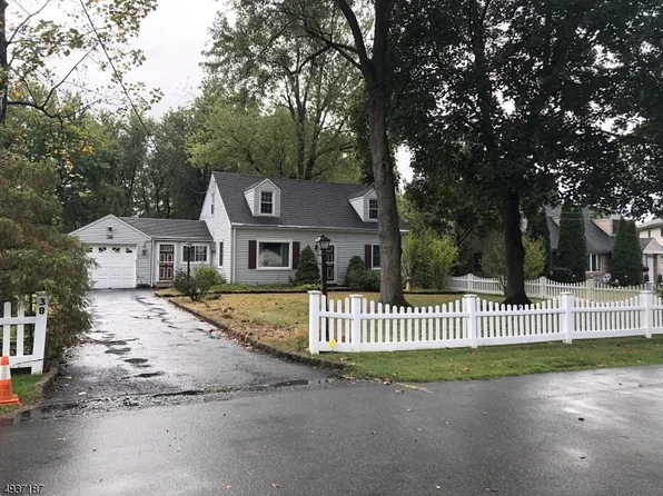 38 Woodlot Rd, Wayne, NJ 07470
