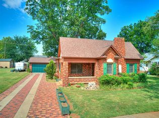 206 SW 3rd St, Lindsay, OK 73052