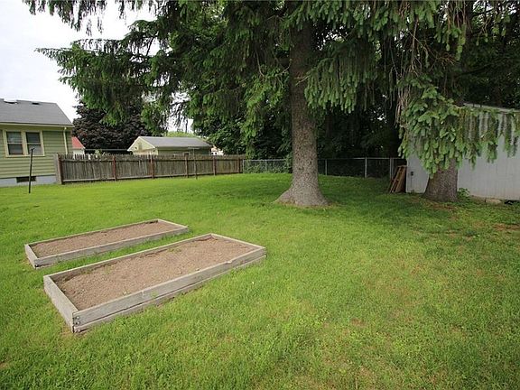 3rd image of 108 Preston Ave